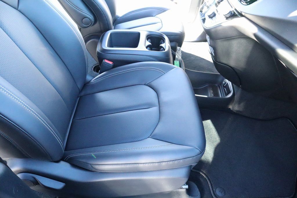 New 2026 Chrysler Voyager LX image 13