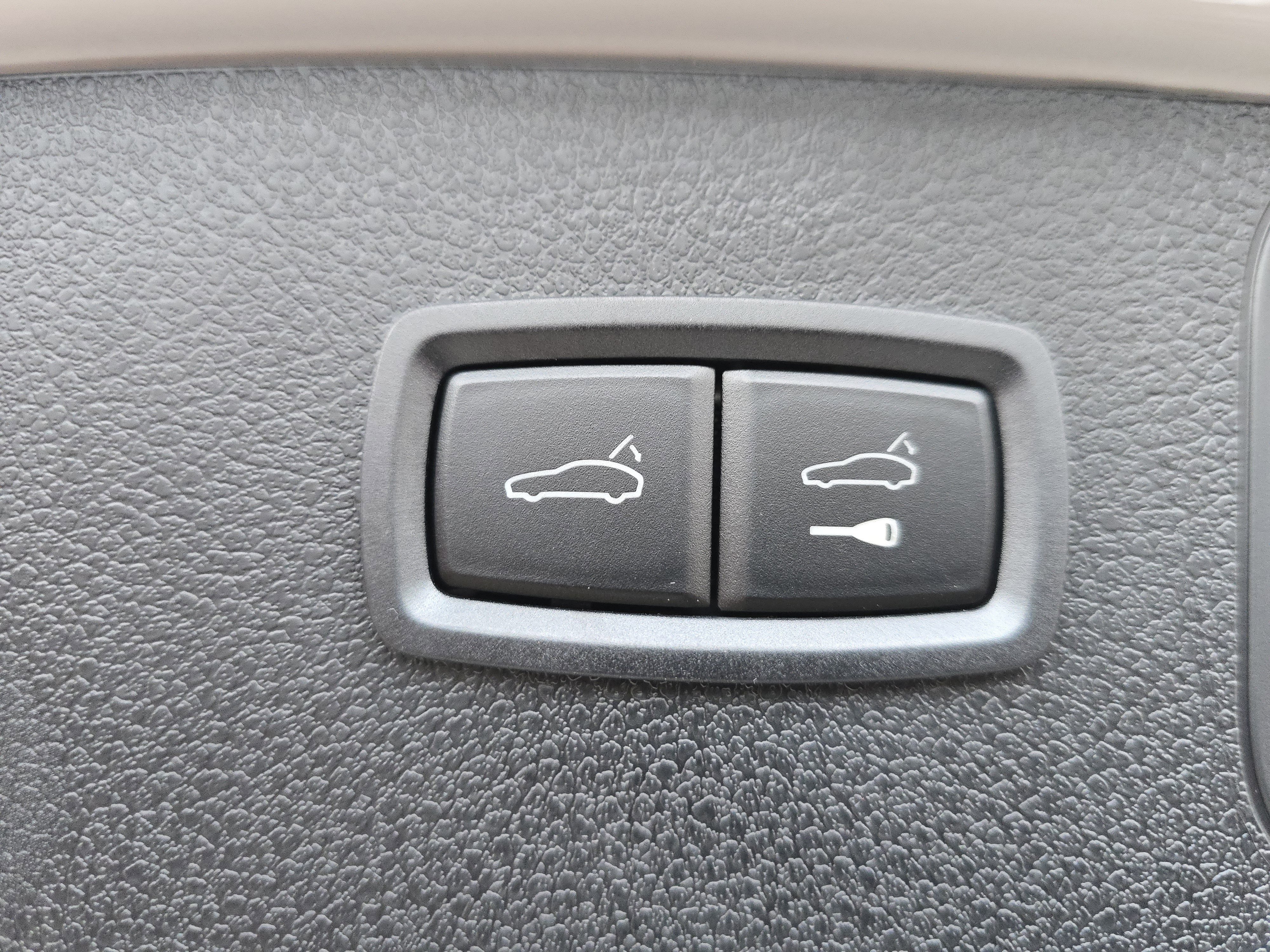 New 2026 Porsche Macan image 16