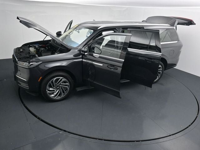Used 2025 Lincoln Navigator L Reserve AWD/4WD image 42