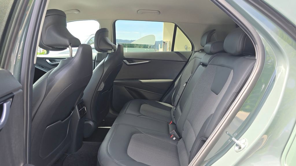 Used 2023 Kia Niro EX FWD image 17