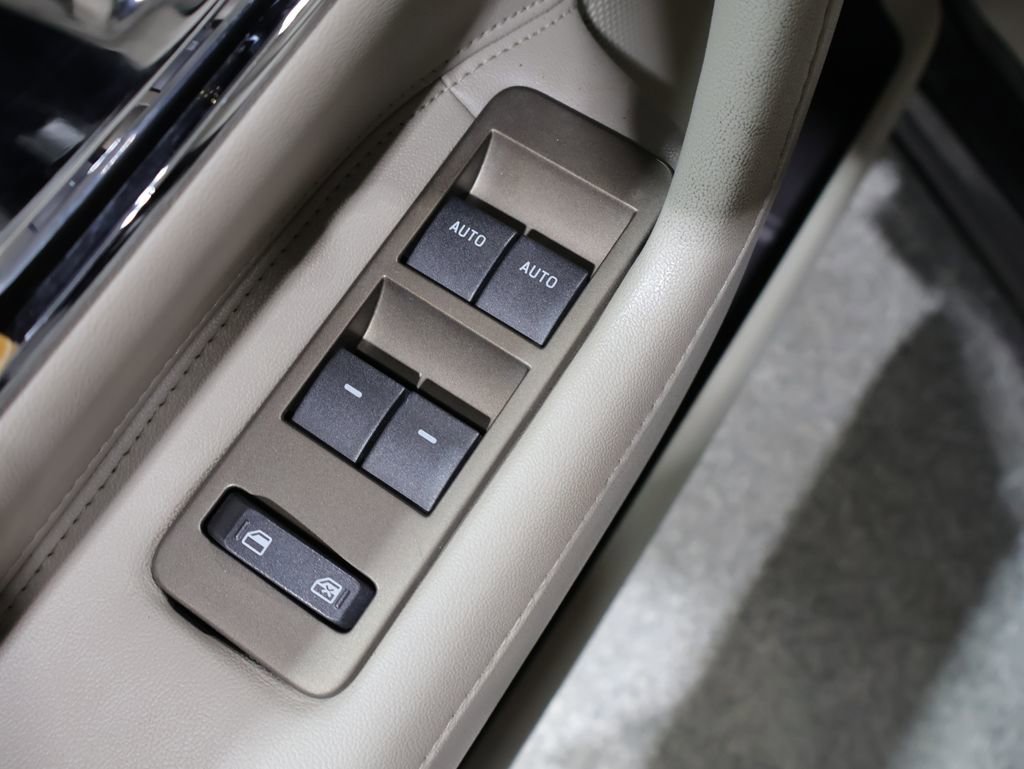 Used 2013 Lincoln MKX FWD image 15