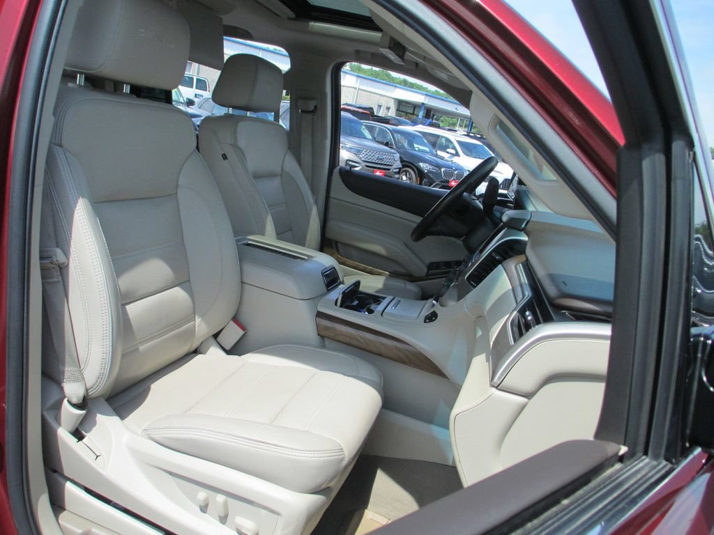 Used 2020 GMC Yukon Denali w/ Open Road Package AWD/4WD image 28
