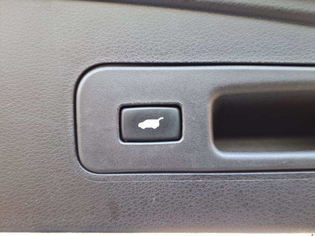 Used 2020 Acura MDX SH-AWD image 13