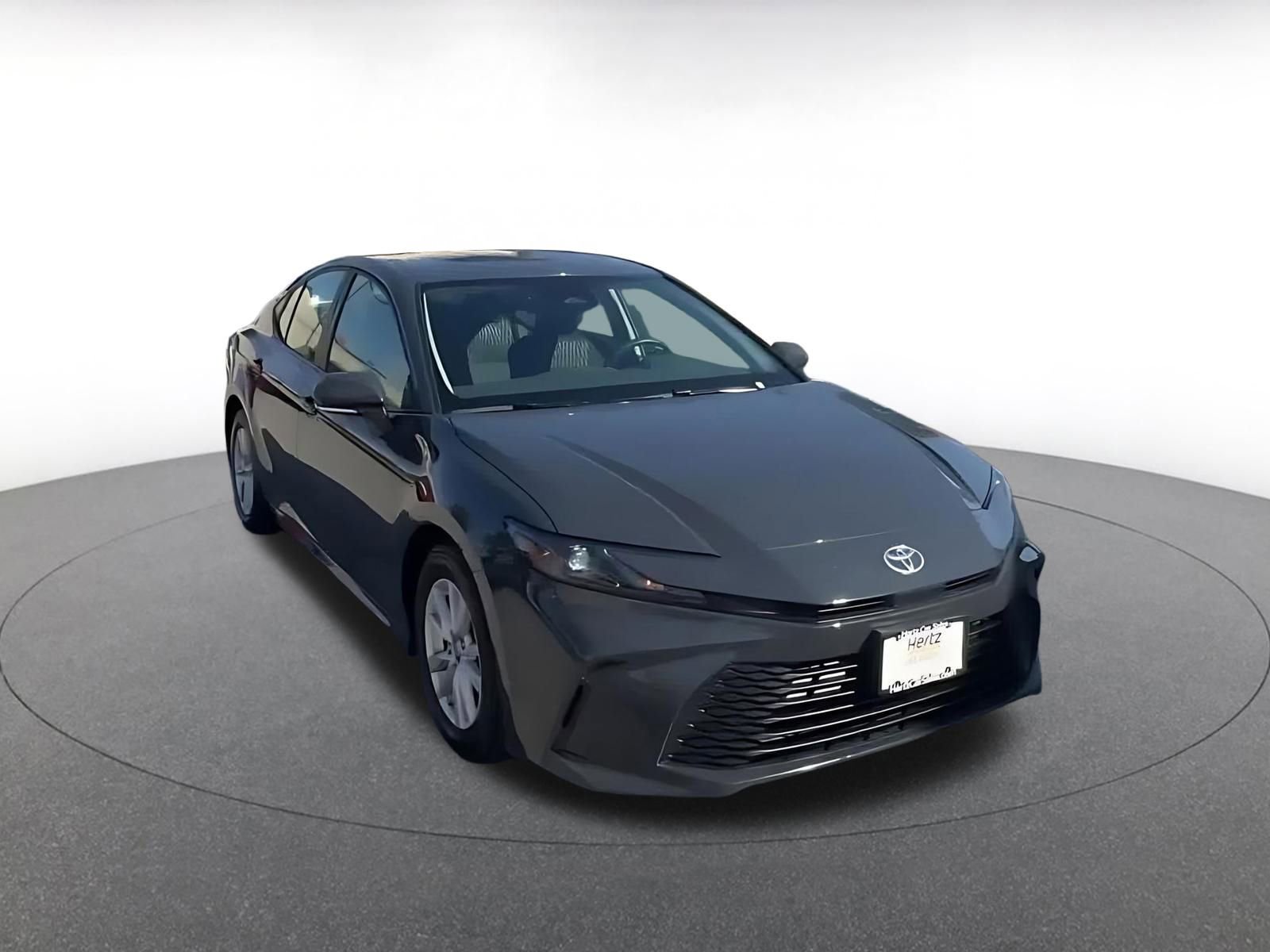 Used 2025 Toyota Camry LE image 3