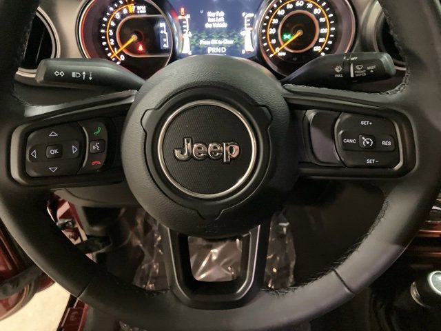 Used 2021 Jeep Gladiator Willys image 12