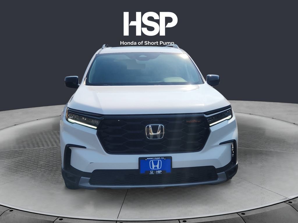Used 2025 Honda Pilot TrailSport image 8