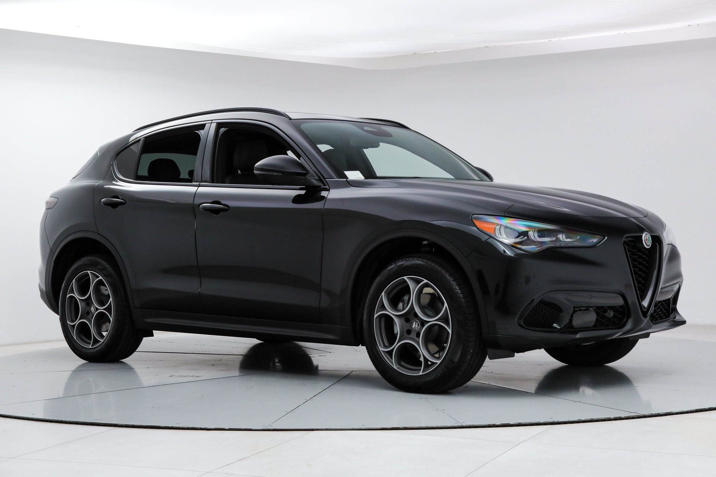 New 2026 Alfa Romeo Stelvio Sprint w/ Convenience Package AWD/4WD image 7