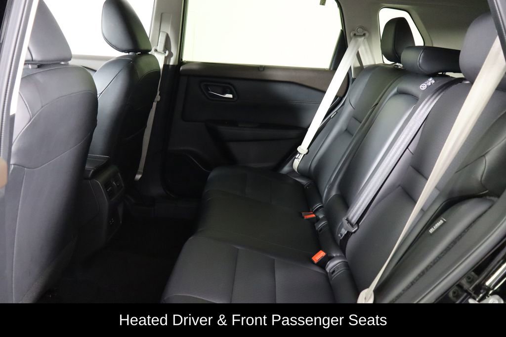 Used 2023 Nissan Rogue SV w/ SV Premium B Package image 16