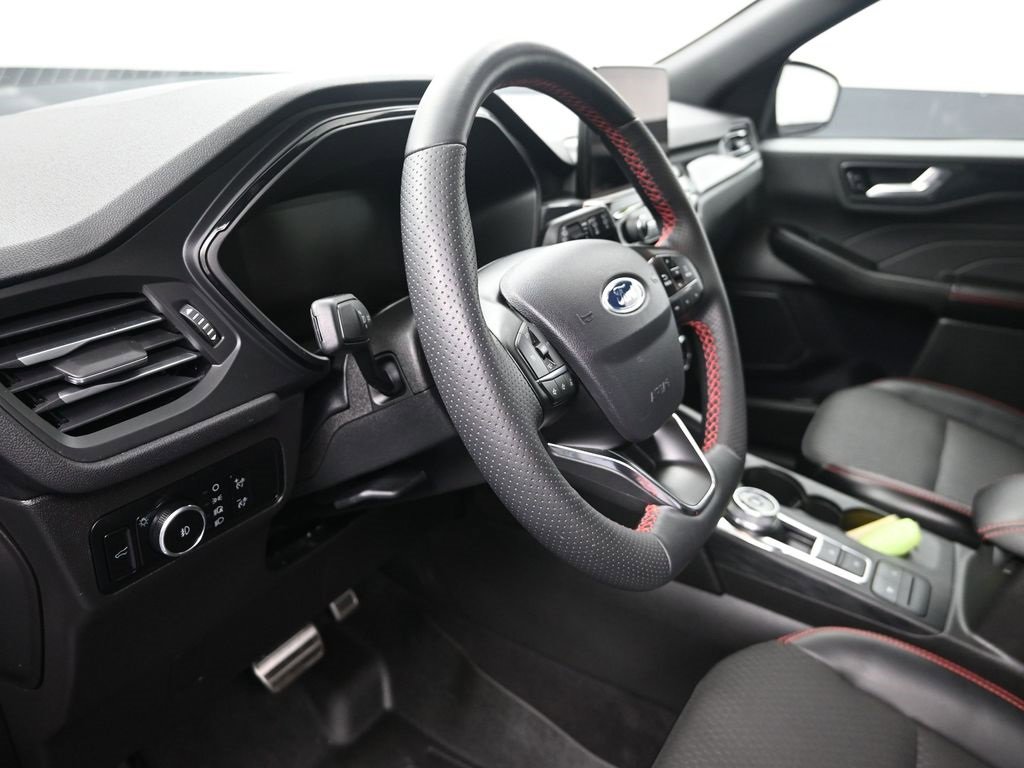 Used 2024 Ford Escape ST-Line Select w/ Class II Trailer Tow Package image 12