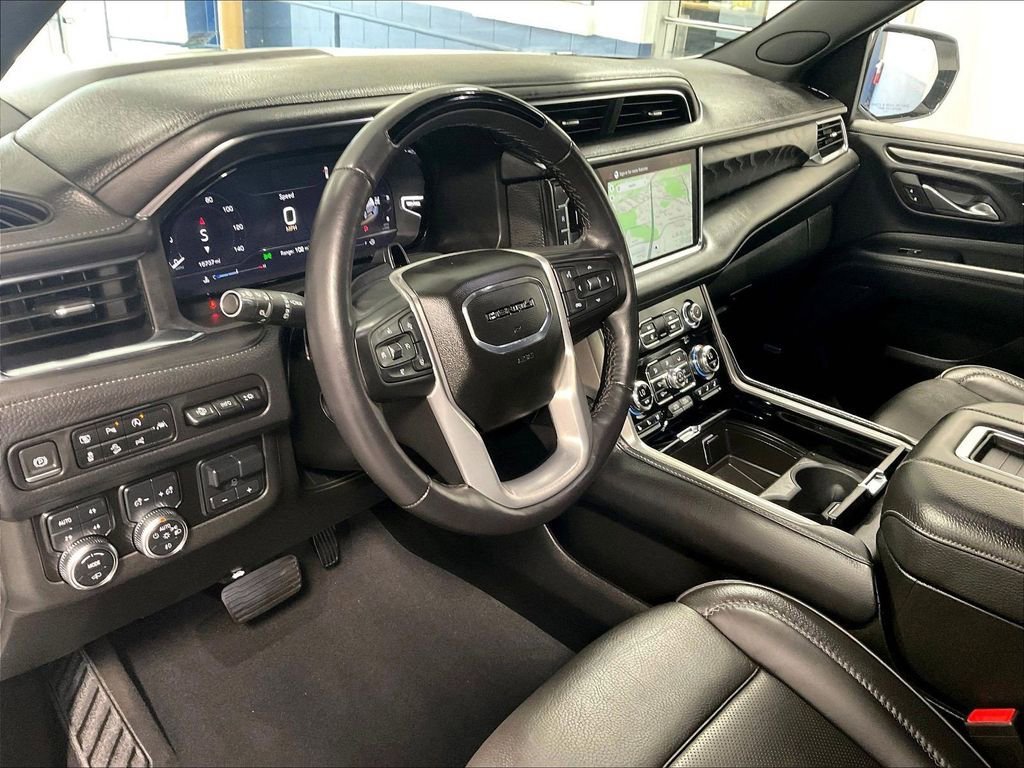 Used 2024 GMC Yukon Denali w/ Denali Reserve Package AWD/4WD image 8