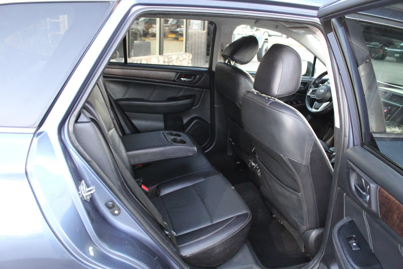 Used 2018 Subaru Outback 2.5i Limited AWD/4WD image 11