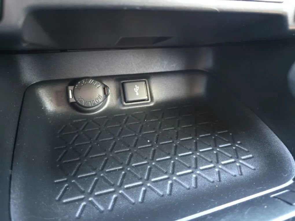 Used 2021 Toyota RAV4 XLE image 31