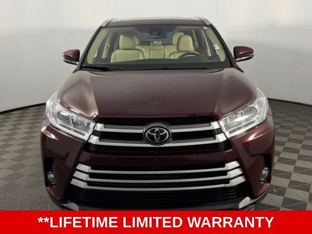 Used 2019 Toyota Highlander XLE image 3