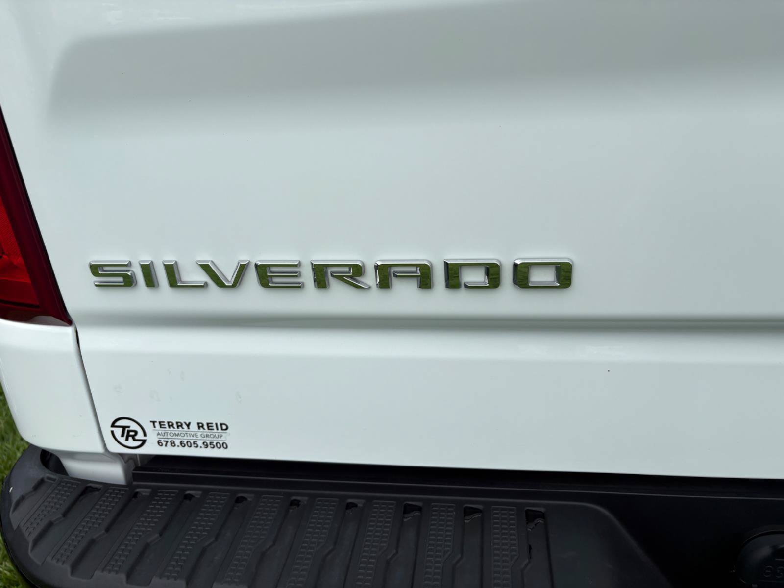Used 2024 Chevrolet Silverado 1500 LT Trail Boss w/ Convenience Package II AWD/4WD image 8