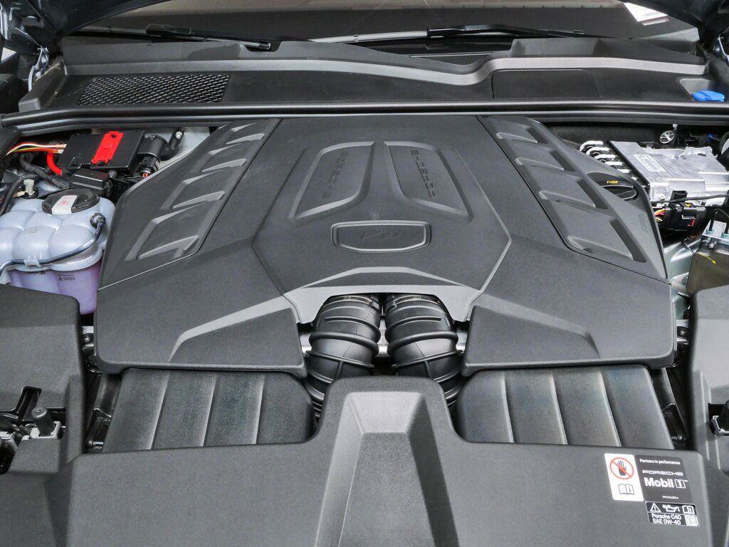 New 2026 Porsche Cayenne GTS AWD/4WD image 36