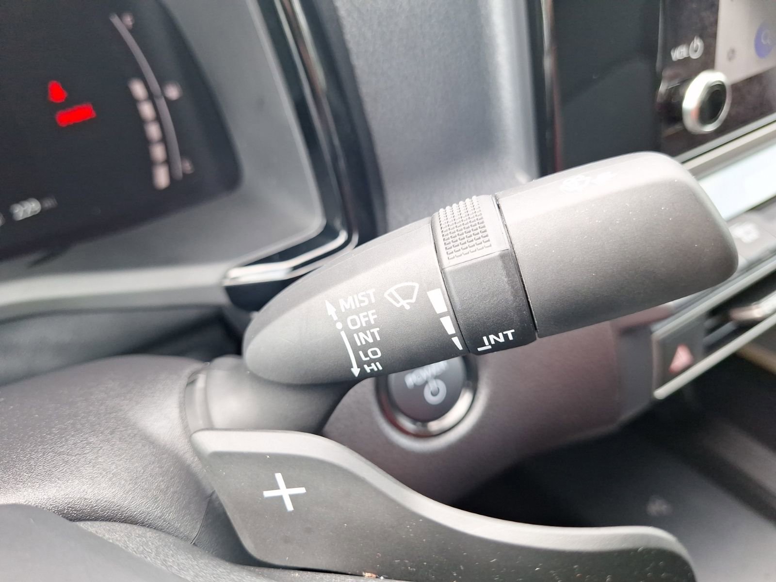 Used 2025 Toyota Camry SE w/ Convenience Package FWD image 23