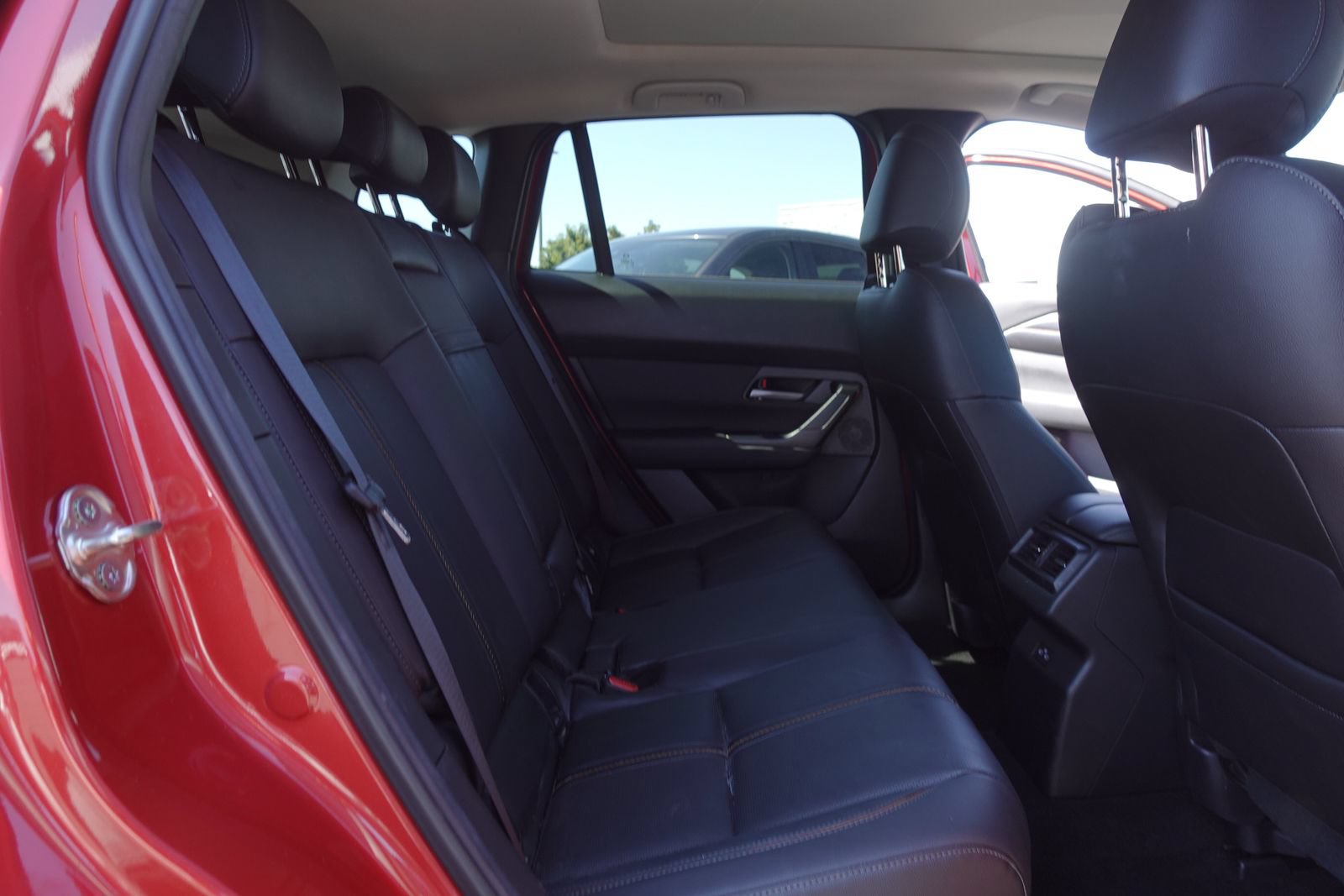 Used 2025 MAZDA CX-50 AWD 2.5 Hybrid w/ Premium Pkg image 16
