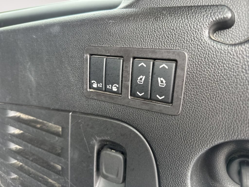 Used 2018 Cadillac Escalade ESV Luxury AWD/4WD image 9