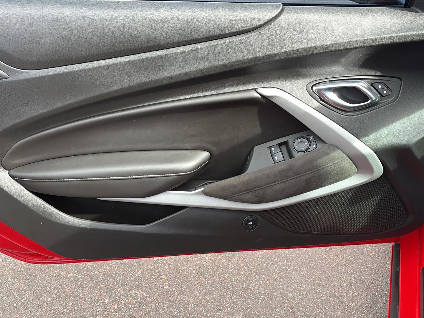 Used 2018 Chevrolet Camaro SS image 13