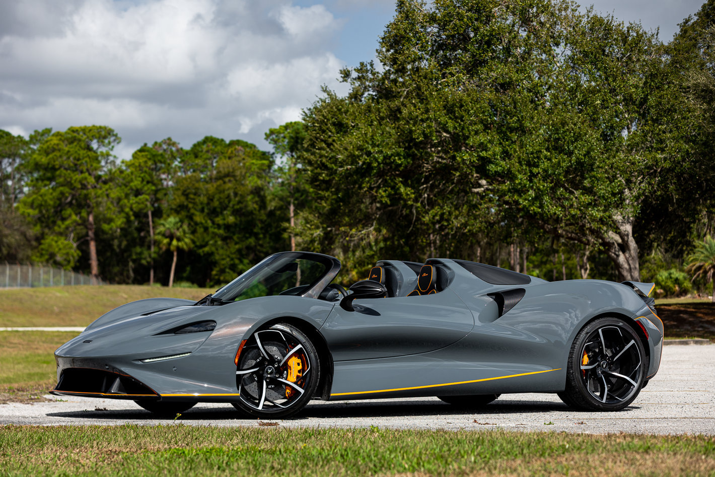 Used 2021 McLaren Elva RWD image 5