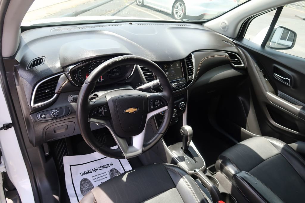 Used 2018 Chevrolet Trax LT w/ LT Convenience Package FWD image 6