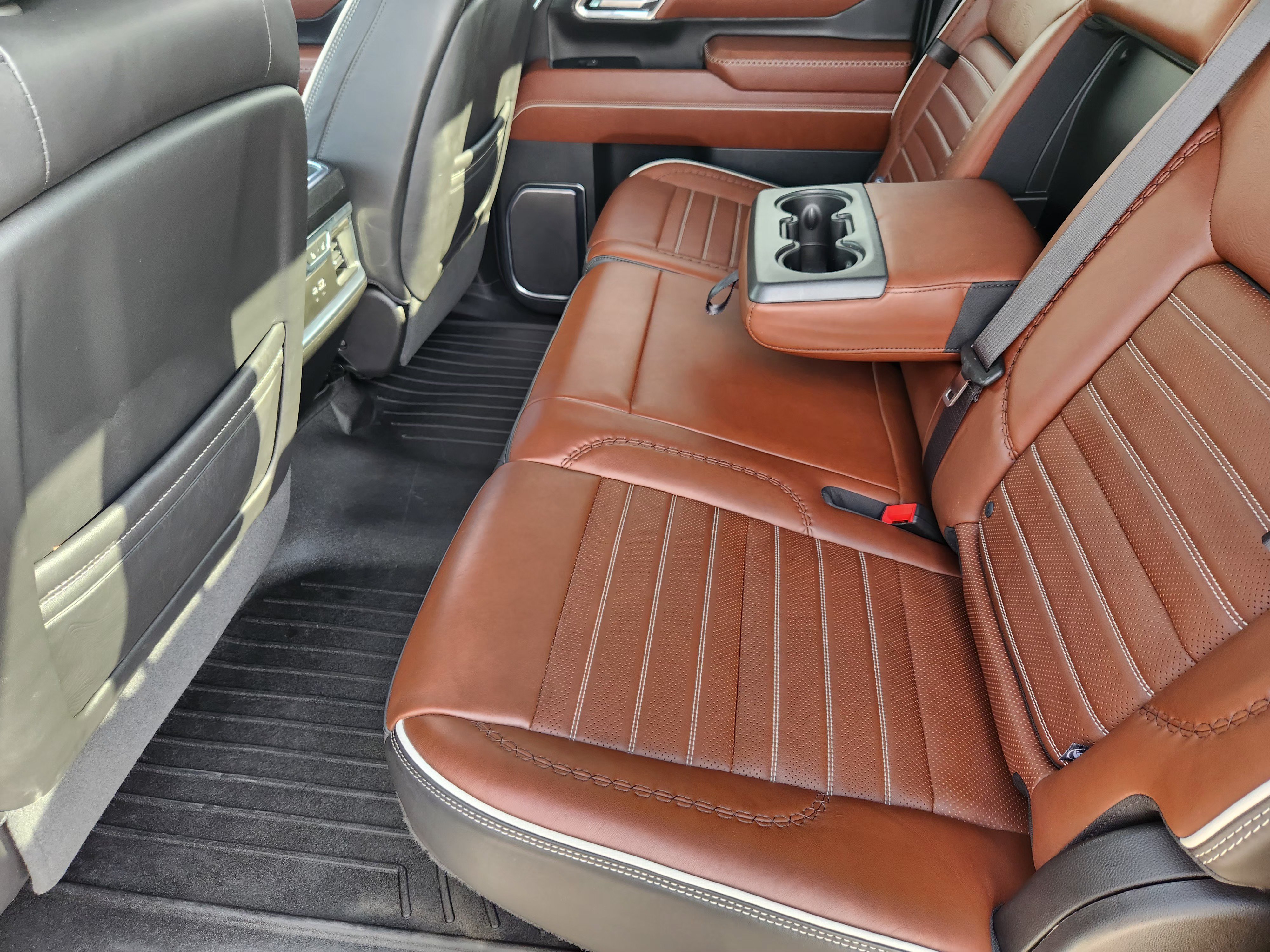 Used 2024 GMC Sierra 2500 Denali Ultimate AWD/4WD image 31