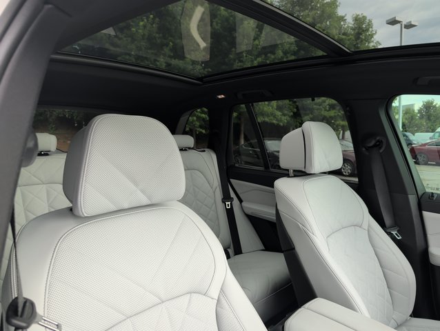 Used 2025 BMW X5 xDrive50e w/ M Sport Package AWD/4WD image 27