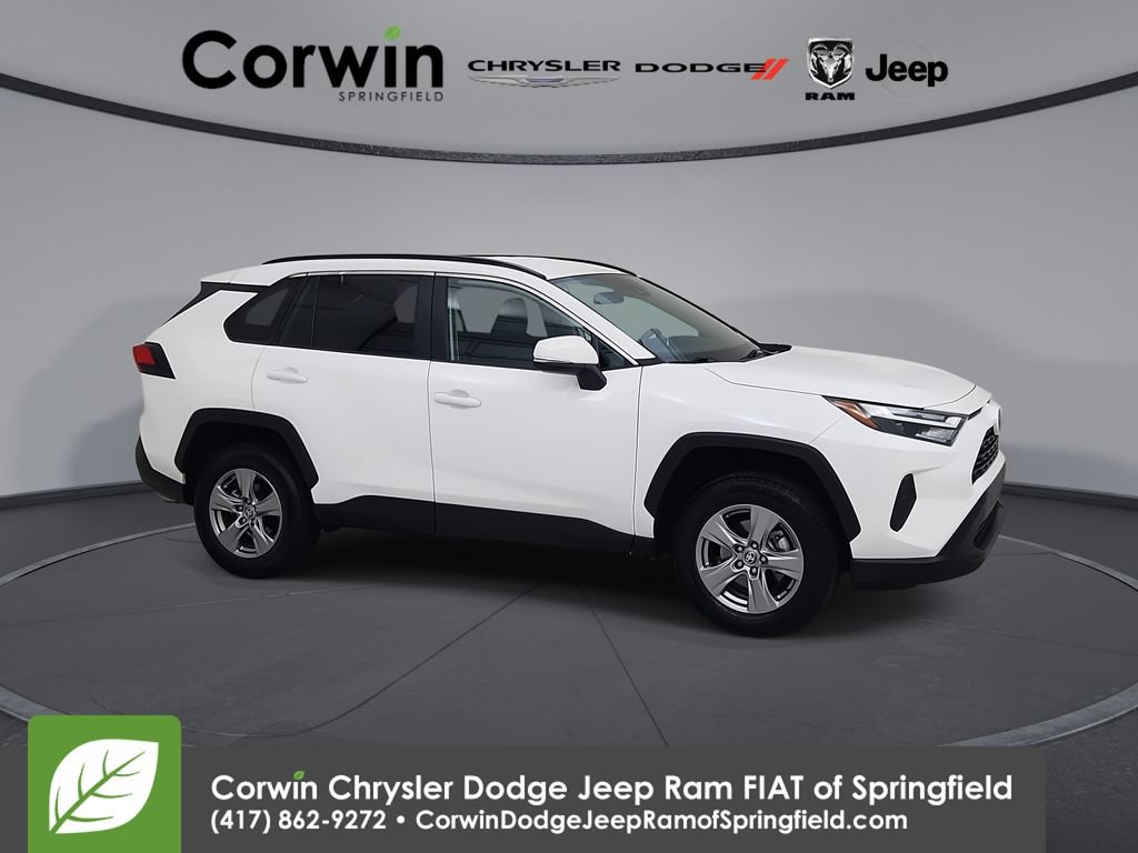 Used 2025 Toyota RAV4 XLE AWD/4WD image 1