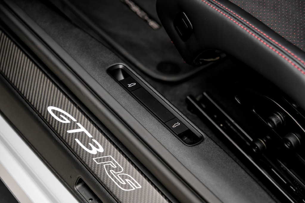 Used 2025 Porsche 911 GT3 RS RWD image 43