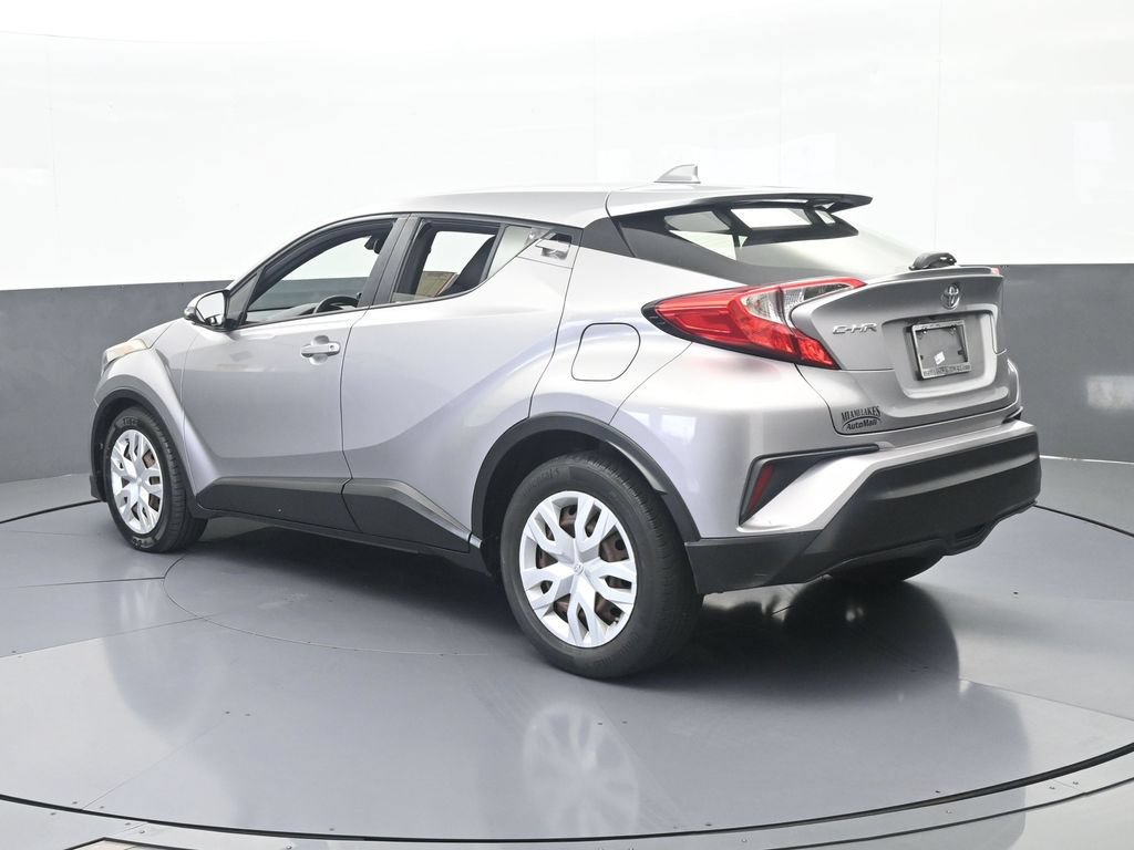 Used 2019 Toyota C-HR LE FWD image 4
