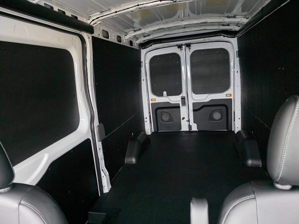 New 2026 Ford Transit 250 148 Medium Roof w/ Load Area Protection Package RWD image 45