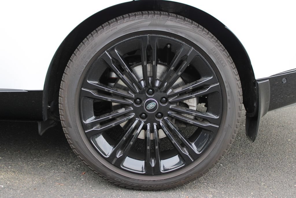 Used 2025 Land Rover Range Rover SE AWD/4WD image 19