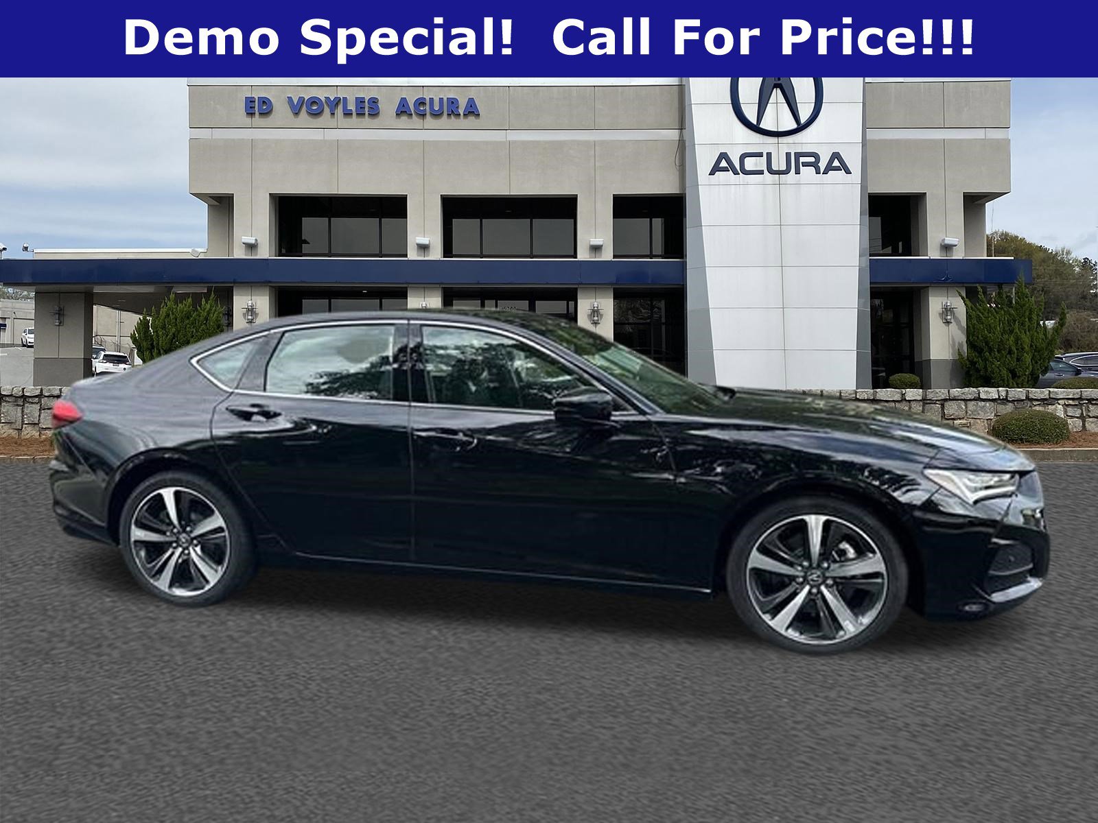 Used 2025 Acura TLX w/ Technology Package FWD image 4