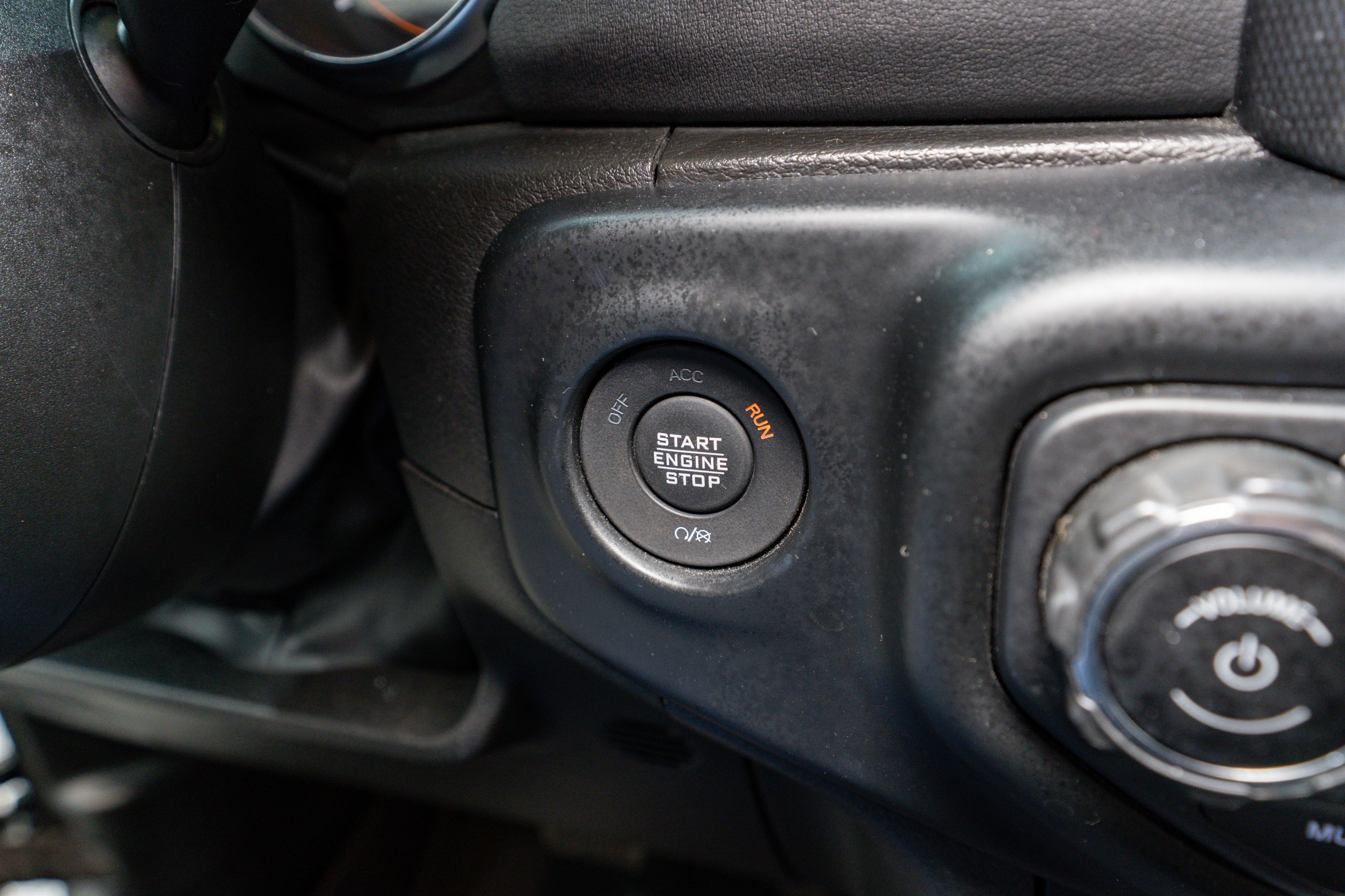 Used 2023 Jeep Gladiator Overland AWD/4WD image 31