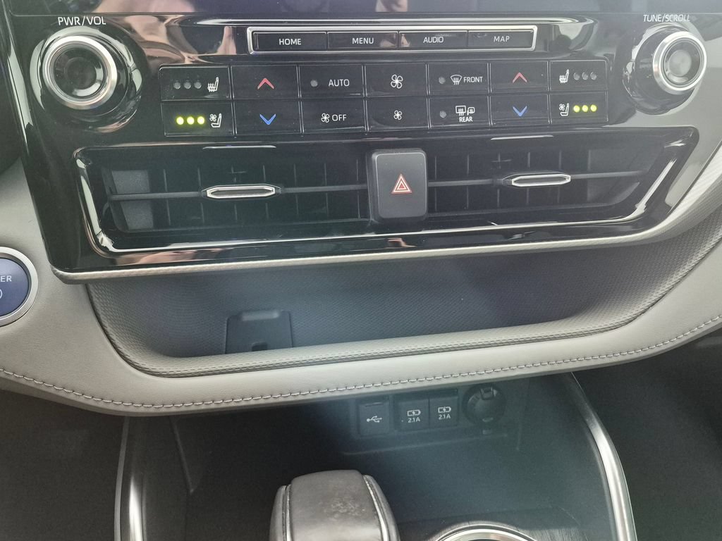 Used 2021 Toyota Highlander Platinum FWD image 21