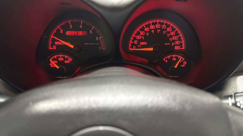 Used 2004 Pontiac Grand Am GT FWD image 11