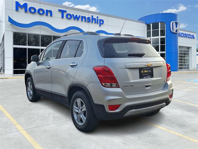 Used 2020 Chevrolet Trax LT w/ LT Convenience Package image 4