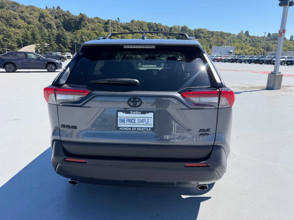 Used 2025 Toyota RAV4 XLE w/ Convenience Package AWD/4WD image 4