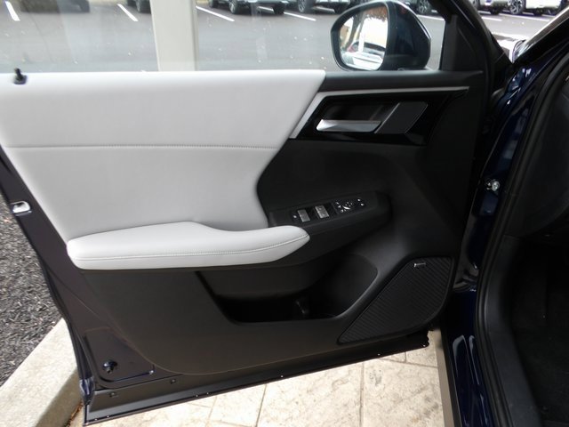 New 2025 Mitsubishi Outlander SE image 18