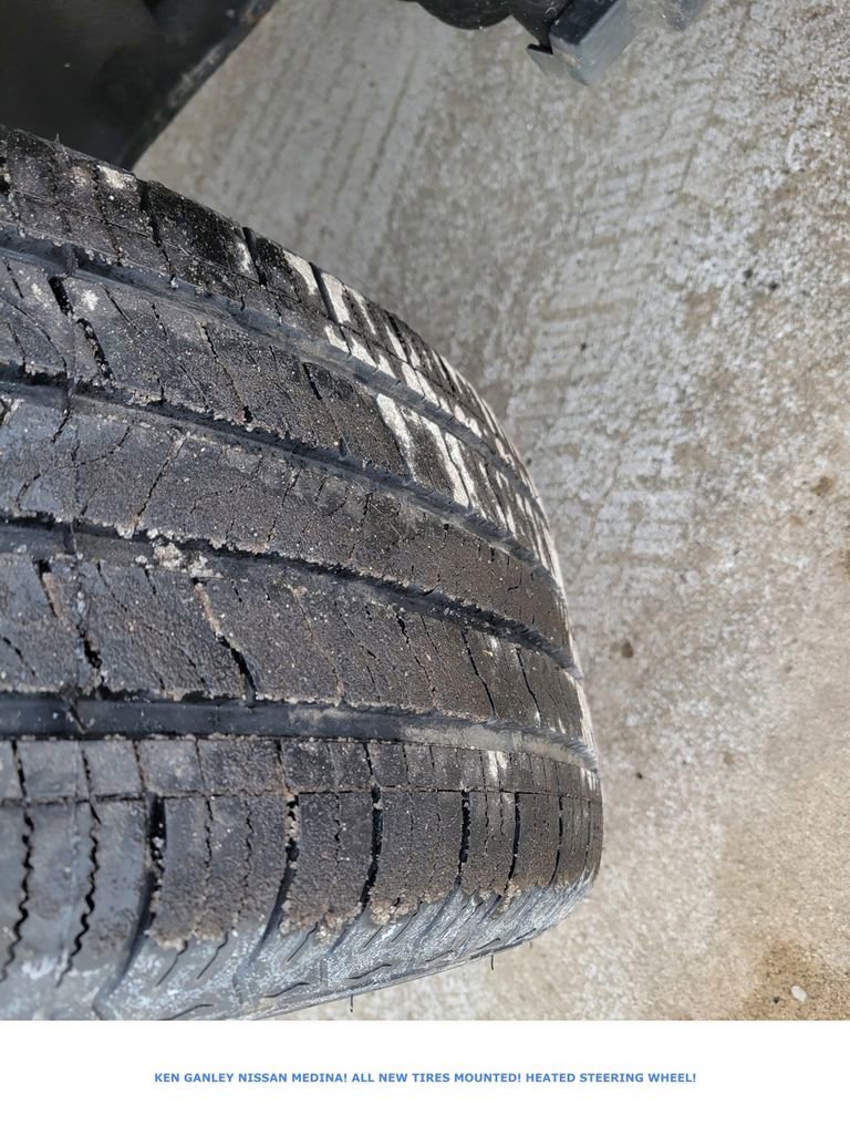 Used 2022 Ford Explorer Limited w/ Equipment Group 301A image 19