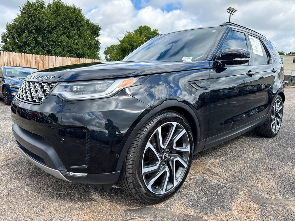 Used 2025 Land Rover Discovery S AWD/4WD image 3
