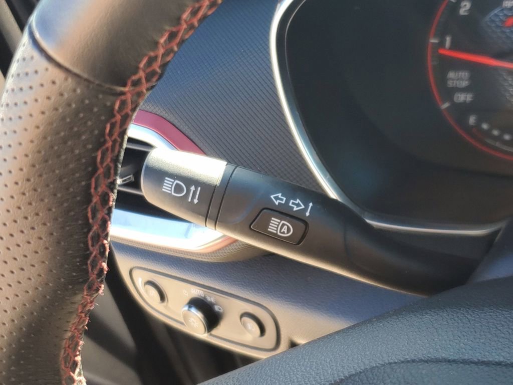 Used 2023 Chevrolet TrailBlazer RS w/ Convenience Package image 28