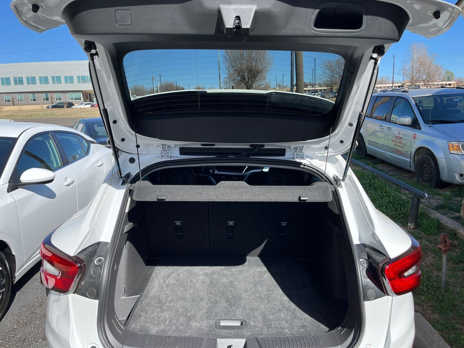 Used 2025 Chevrolet Trax LT image 30