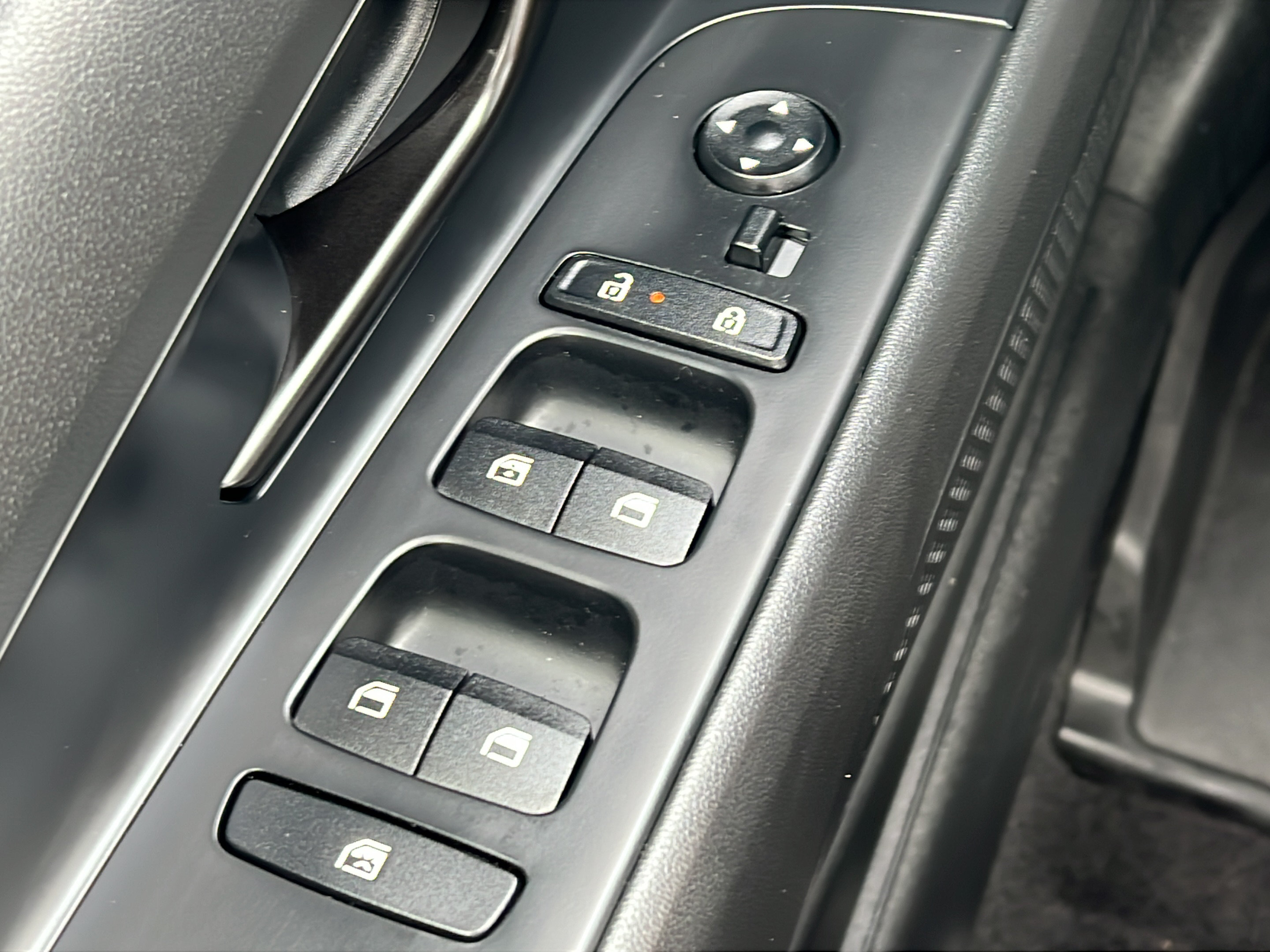 Certified 2025 Hyundai Elantra Sport FWD image 17