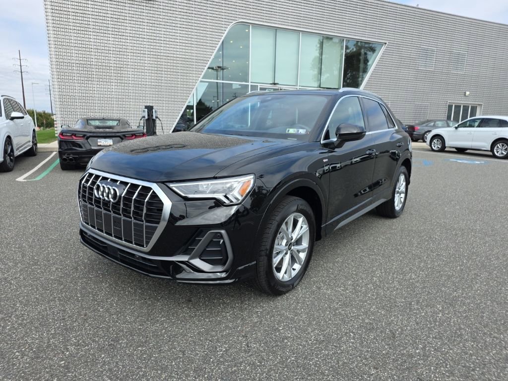 Certified 2025 Audi Q3 2.0T Premium Plus w/ Premium Plus Package