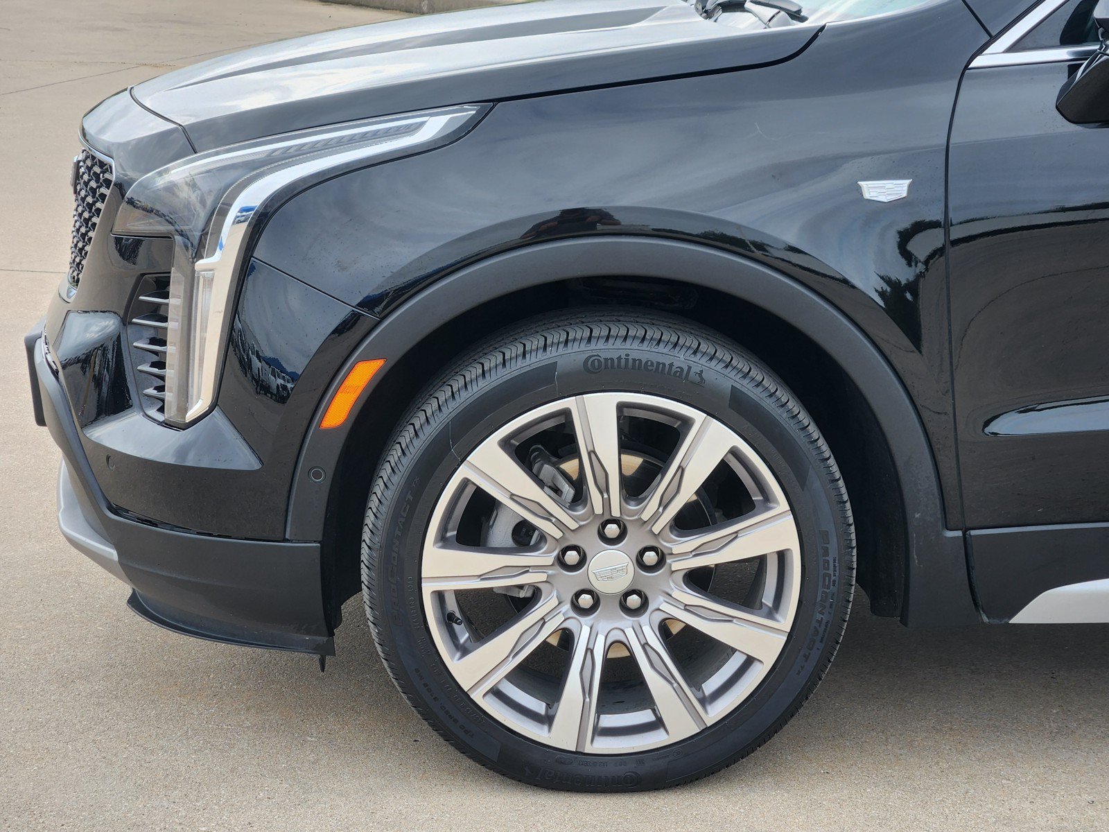 Certified 2023 Cadillac XT4 Premium Luxury w/ Enhanced Visibility Package FWD image 25
