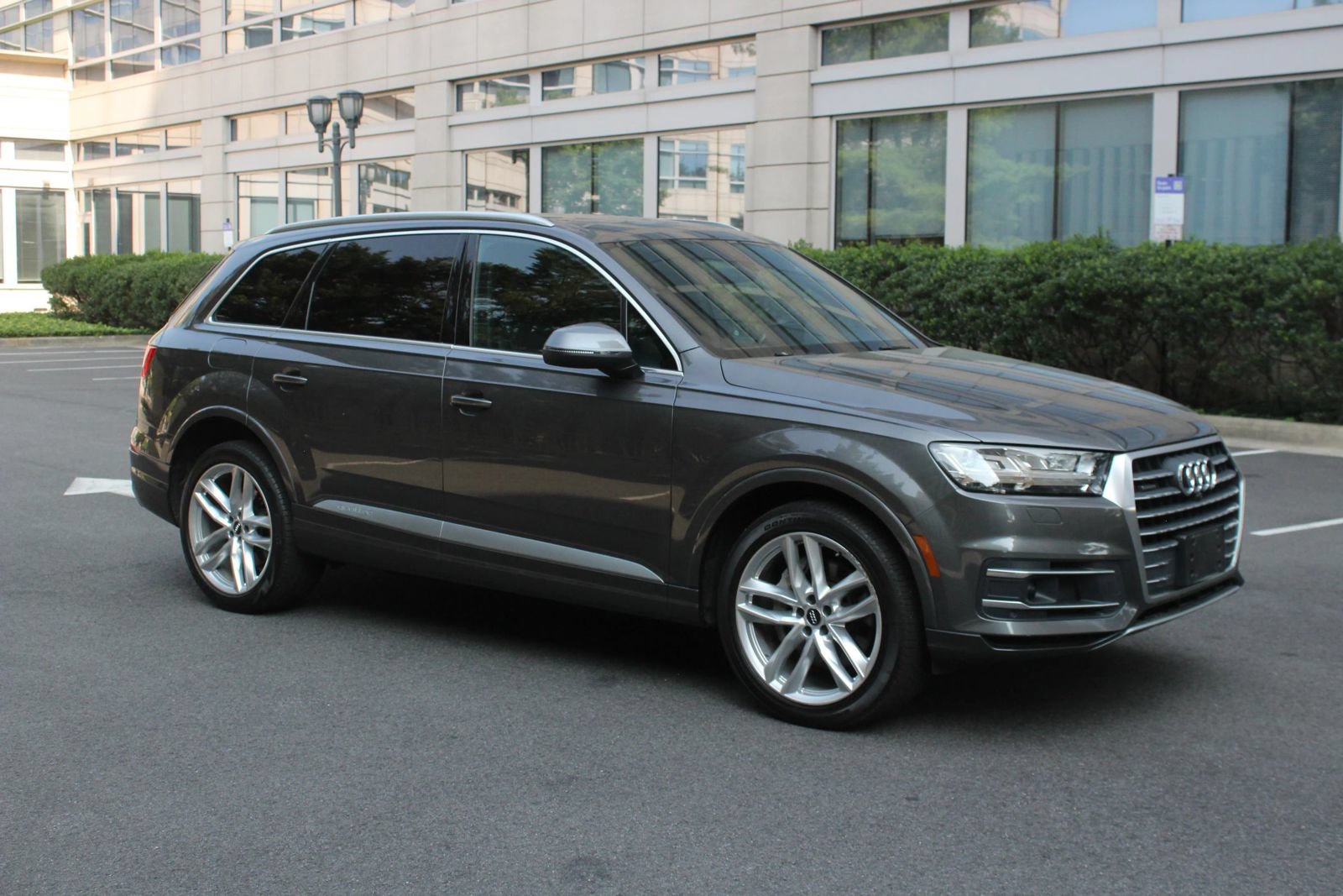 Used 2018 Audi Q7 3.0T Prestige AWD/4WD image 2