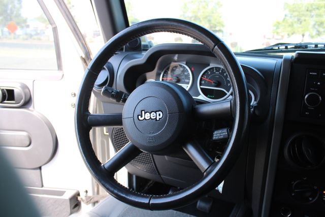 Used 2007 Jeep Wrangler Rubicon w/ Dual Top Group AWD/4WD image 19