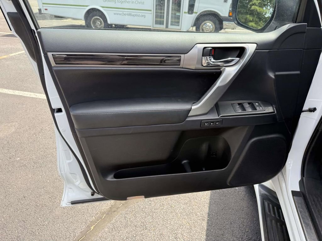 Used 2023 Lexus GX 460 Premium AWD/4WD image 12