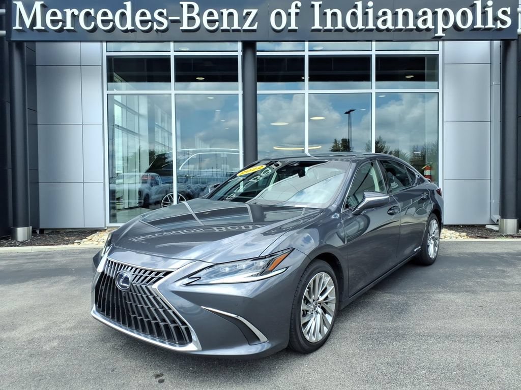 Used 2022 Lexus ES 300h w/ Accessory Package